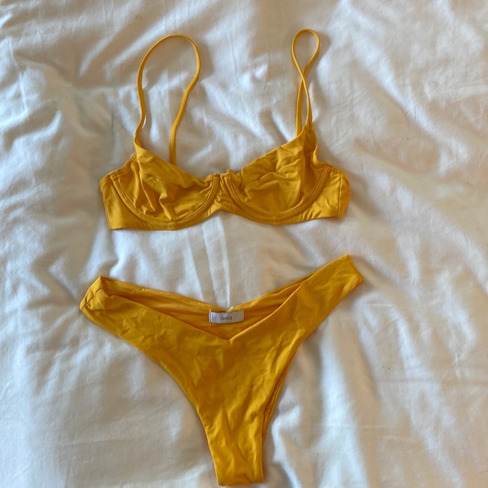 Onia WWW size small high V cheeky bottoms